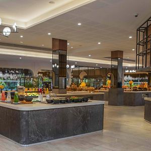 Family Selection At Grand Palladium Kantenah Resort & Spa